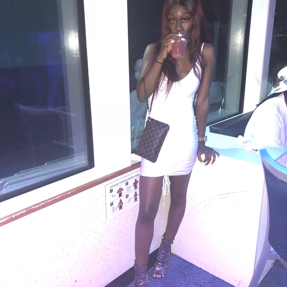 White scrunchy dress